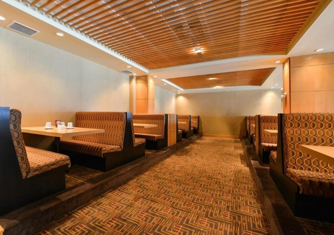 埃德蒙顿丽筠酒店及会议中心 外观 照片